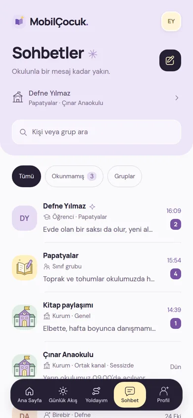 Sohbetler ekranı: öğrenci sohbeti, sınıf grubu ve kurum kanalları, son mesajları ve okunmamış sayılarıyla